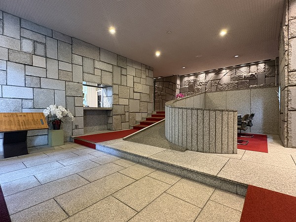 ウィスタリア元麻布 メールコーナーとゴミ捨て場