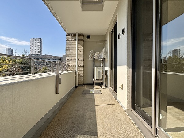 パークコート高輪ヒルトップレジデンス_南向きのバルコニーの写真