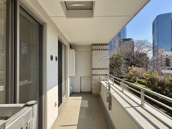 パークコート高輪ヒルトップレジデンス_南向きのバルコニーの写真1