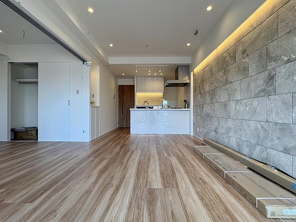 朝日シティパリオ島津山_リビングダイニングキッチンの写真2