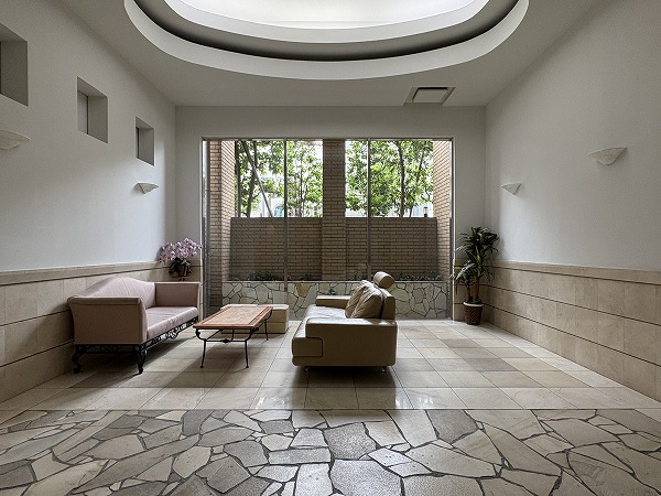 サンクタス本郷　エントランスホール