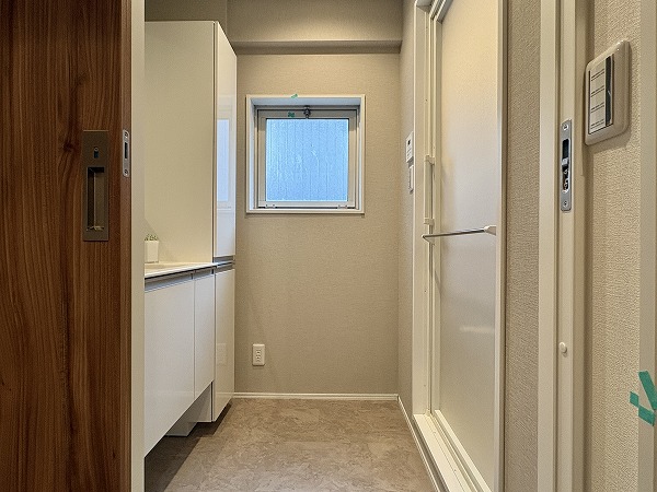 オリエントニュー赤坂_清潔感のあるパウダールームの写真