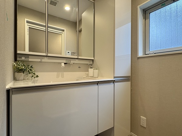 オリエントニュー赤坂_清潔感のあるパウダールームの写真2
