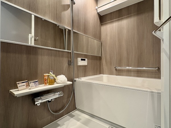 オリエントニュー赤坂_高級感があるバスルームの写真