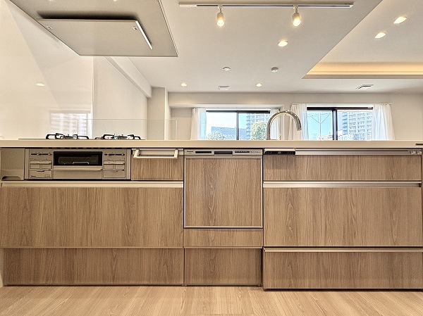 朝日マンション目黒_リノベーション済みのキッチンの写真1