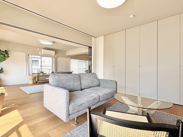 代々木ハイライズ_メインルームに隣接する洋室の写真