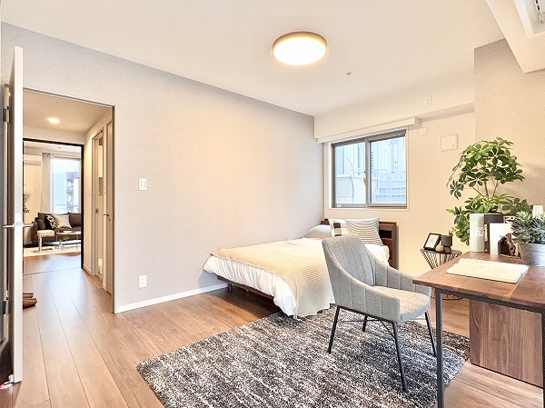 カテリーナ代々木プレイス_広々とした洋室の写真