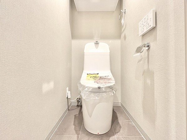 カテリーナ代々木プレイス_シンプルなトイレの写真
