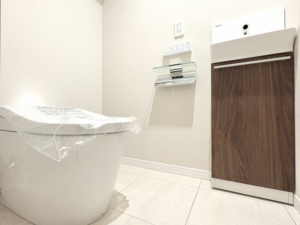 ジェントルエア神宮前_清潔感のあるトイレの写真