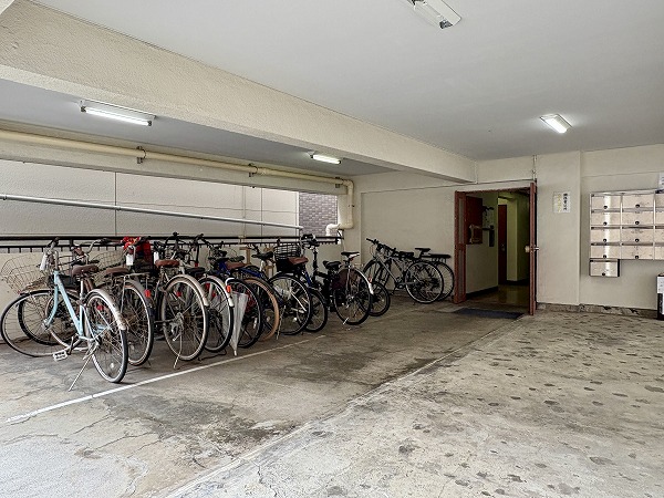 高輪マンション　自転車置き場