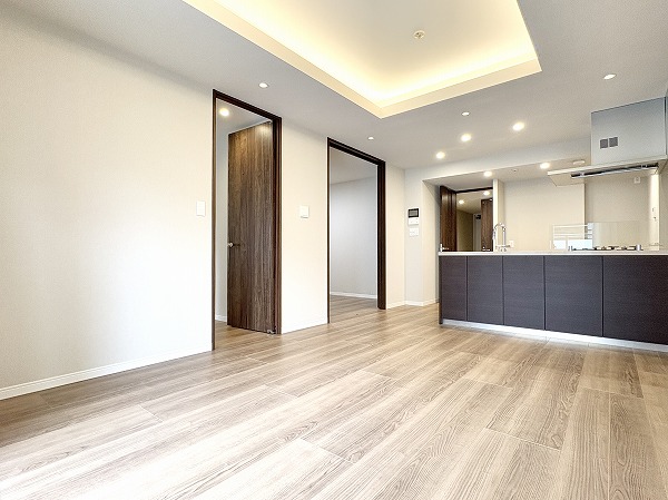 ジェントルエア神宮前_広々としたリビングダイニングキッチンの写真