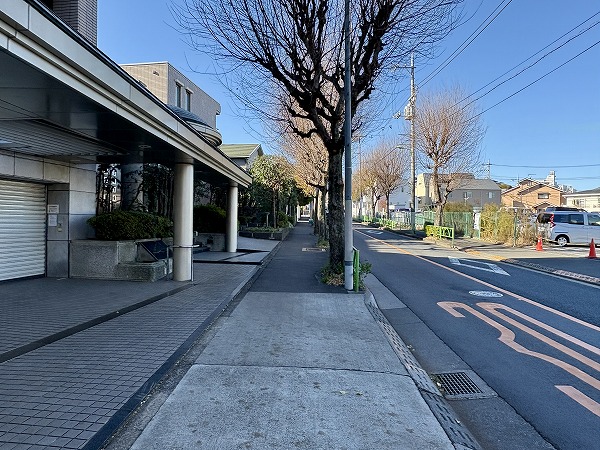 ストークグラン深沢　エントランス前