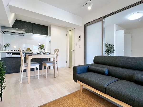 イトーピア渋谷桜ヶ丘_開放的なリビングダイニングキッチンの写真