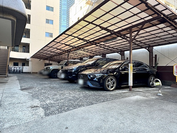 シャトー赤坂台　駐車場