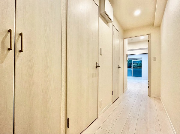 シャンボール恵比寿_リノベーション済みの玄関の写真