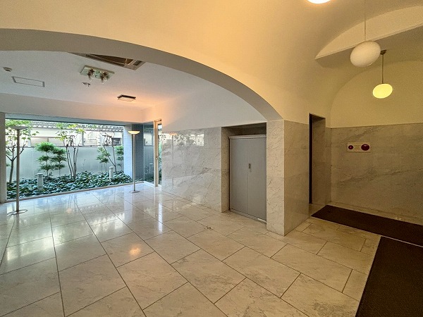 グランドシティ白山　エントランスホール