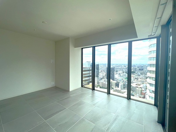 パークタワー西新宿_広々としたリビングダイニングの写真