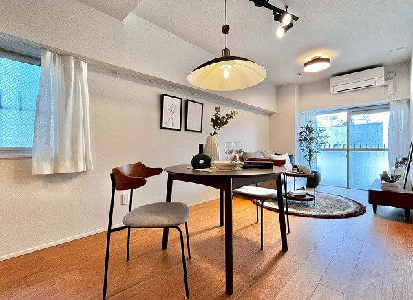 秀和目黒駅前レジデンス_リビングダイニングの写真