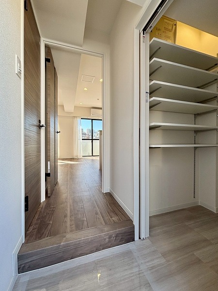 サンセール神楽坂_リノベーション済みの玄関の写真