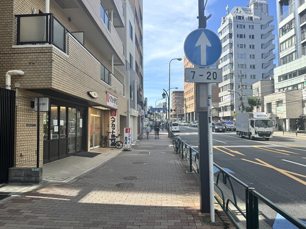 マンション前の通り
