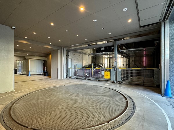 イニシアイオ西麻布 駐車場