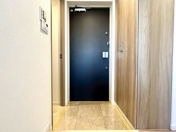 グーディッシュ千歳船橋_お洒落な玄関の写真