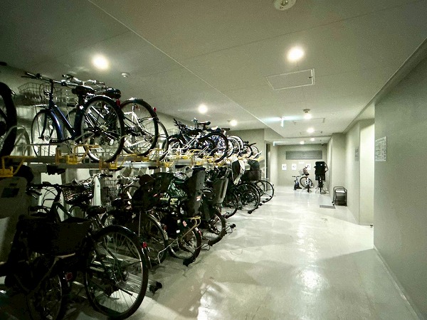 シティハウス四谷坂町 駐輪場