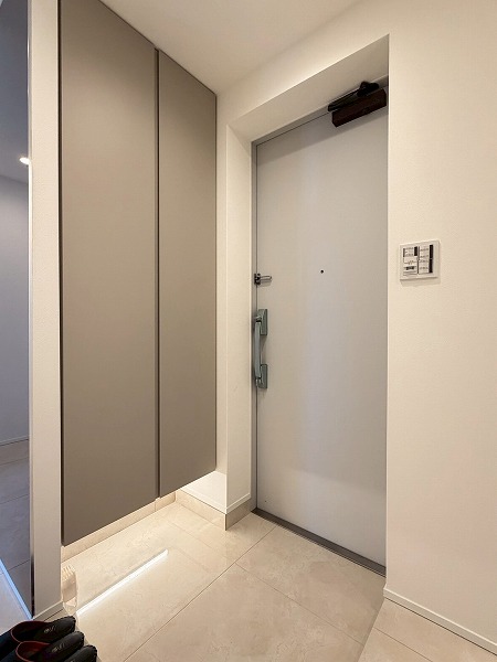 D’クラディア神宮外苑ハイヴァリー_玄関の写真