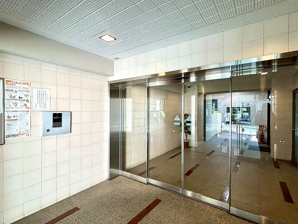 アゼリアコート エントランスホール