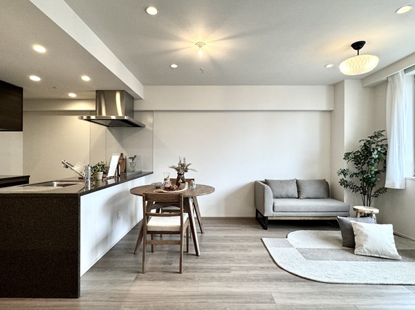 ザ・マジェスティコート目黒_L字型のLDKの写真