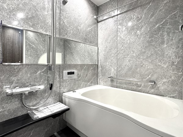 ライオンズマンション大森_お洒落な浴室の写真