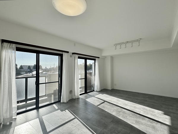 グランパーク深沢_LDKの写真2