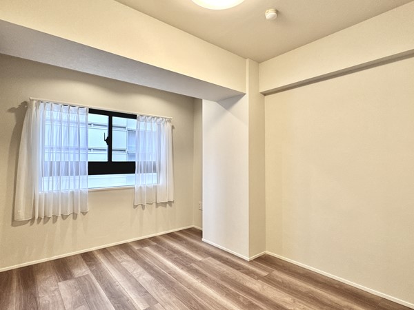 ライオンズマンション麻布十番南_窓がある洋室の写真