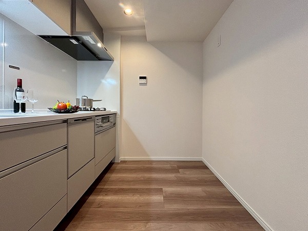 アールクレエ本郷_リノベーション済みのキッチンの写真