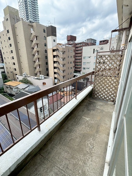 四谷ハイコーポ_開放感あるバルコニーの写真