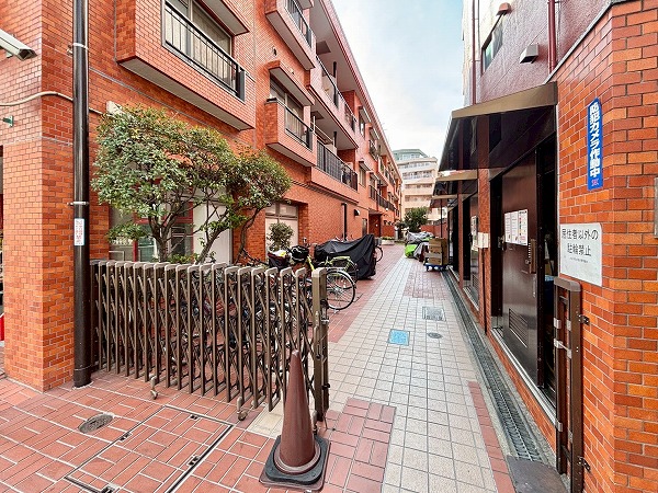 ハイネス小石川　アプローチ