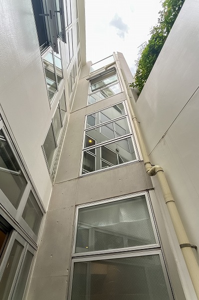 成城テラス（世田谷区成城2）_吹き抜けの写真