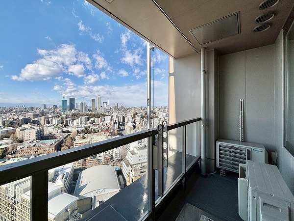 アトラスタワー茗荷谷_広々としたバルコニーの写真