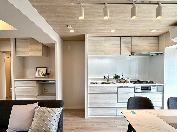 プリンスマンション_明るいキッチンの写真