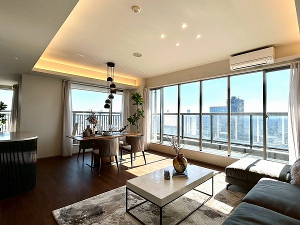 中野サンクォーレ_南向きのリビングダイニングキッチンの写真