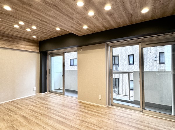 目黒グリーンコープ_大きな窓があるお部屋の写真