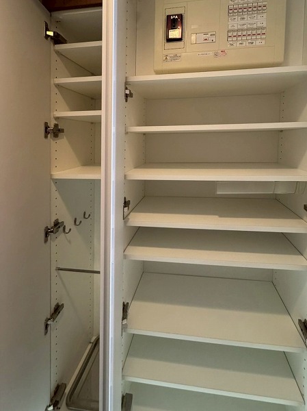 オープンレジデンシア六本木美術館前_玄関収納の写真