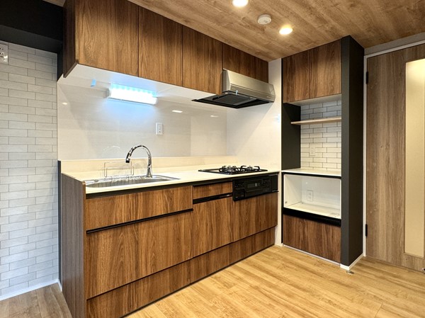 目黒グリーンコープ_ウッド調のキッチンの写真