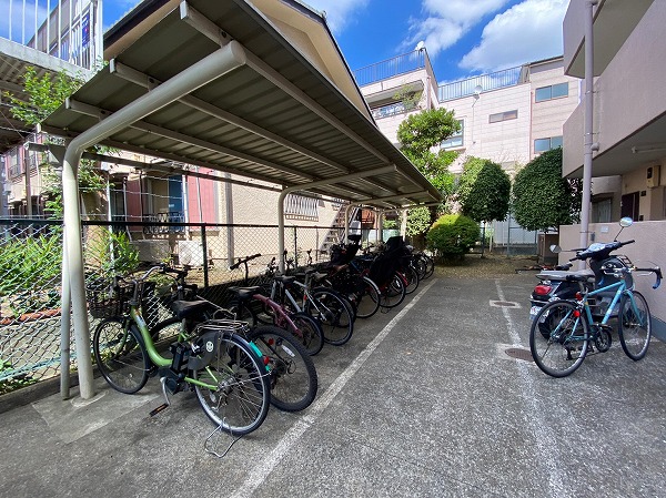 ハイネス尾山台_駐輪場の写真