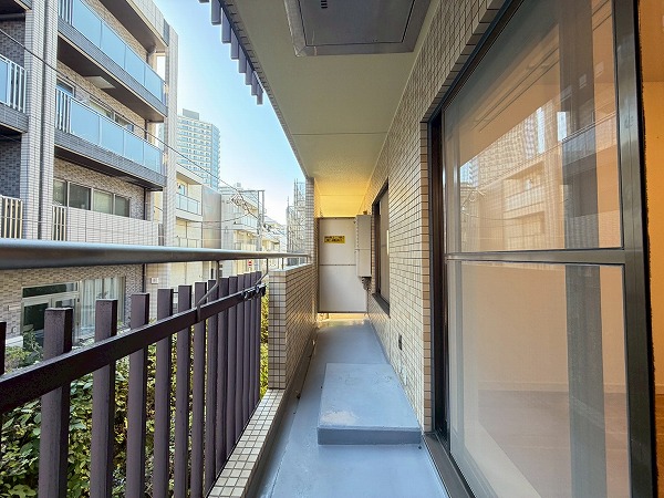 神宮前プリンスハイツ_バルコニー右の写真