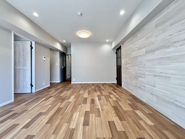 小石川ハウス_南向きのリビングダイニングキッチンの写真