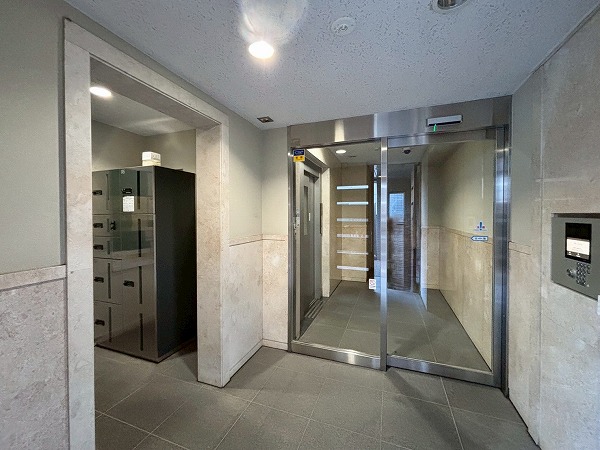 アールクレエ本郷　エントランス