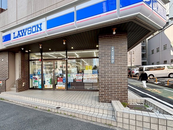 ローソン 新宿一丁目店