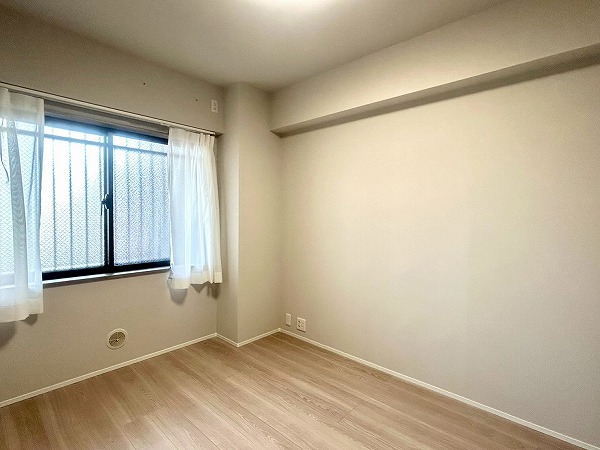 エクレールガーデン南荻窪_シンプルな洋室の写真