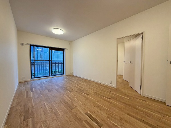 神宮前プリンスハイツ_リビング全体の写真